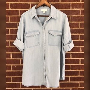 Forever 21+ Light Wash Denim Top - 2X (NWT)